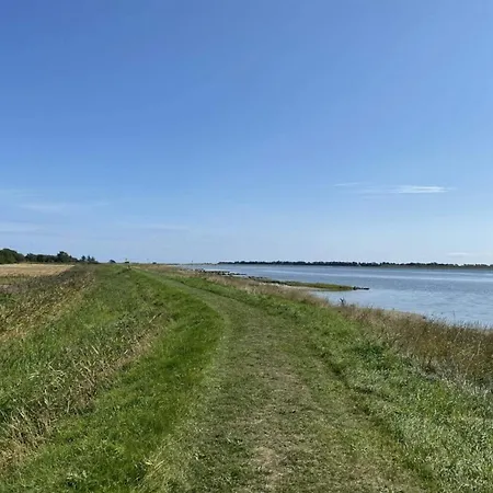 Nyaraló Secluded Retreat With Hot Tub - By Traum Hadsund