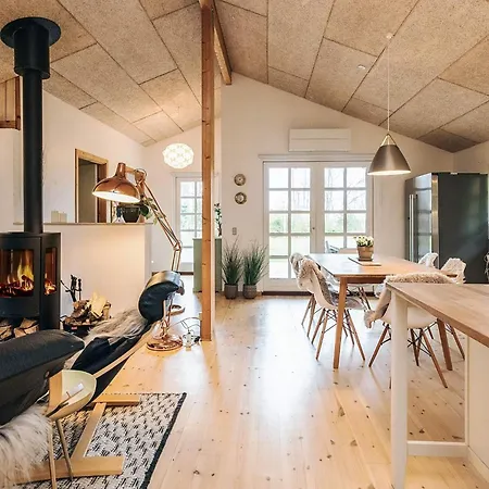 Secluded Retreat With Hot Tub * Hadsund