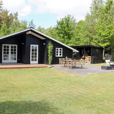 Hébergement de vacances Secluded Retreat With Hot Tub *