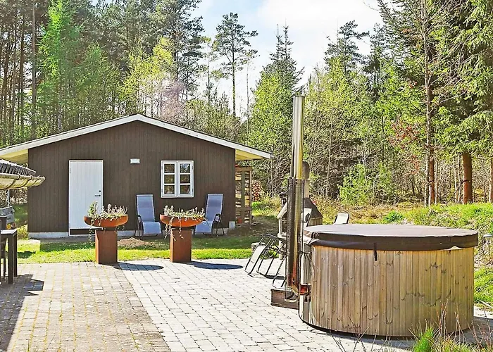 Secluded Retreat With Hot Tub - By Traum * Hadsund